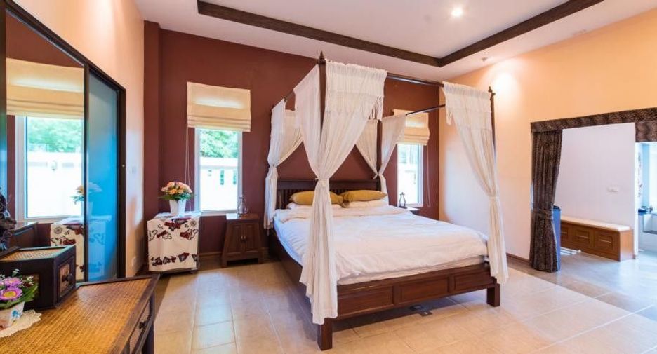 For sale 5 bedrooms villa in Mueang Chiang Mai, Chiang Mai