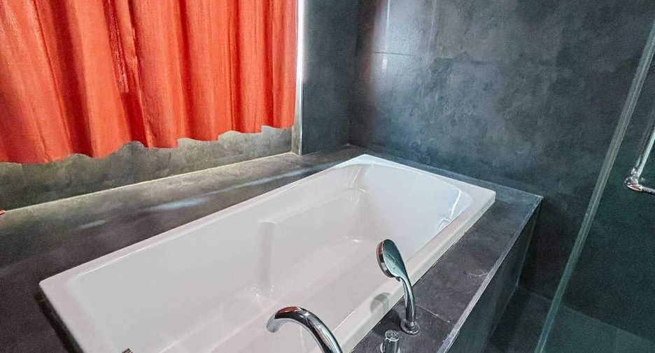 For rent 3 bedrooms condo in Mueang Chiang Mai, Chiang Mai