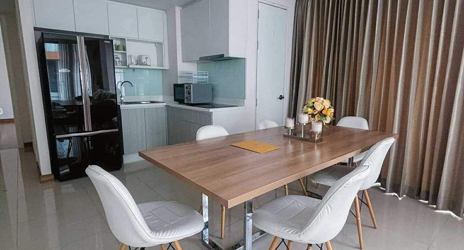 For rent 3 bedrooms condo in Mueang Chiang Mai, Chiang Mai