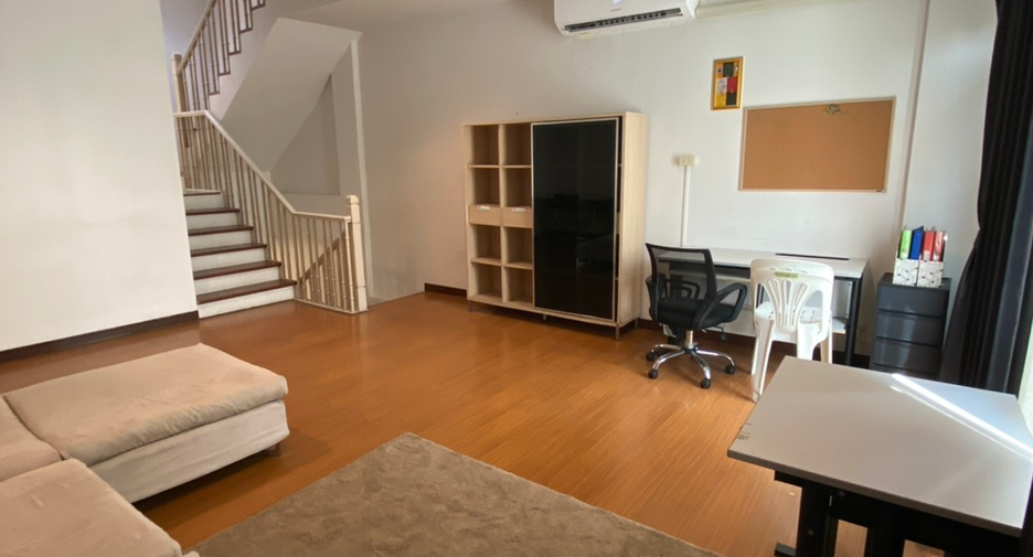 For sale and for rent 3 bedrooms townhouse in Lat Phrao, Bangkok