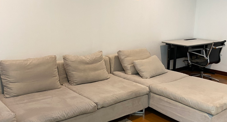 For sale and for rent 3 bedrooms townhouse in Lat Phrao, Bangkok