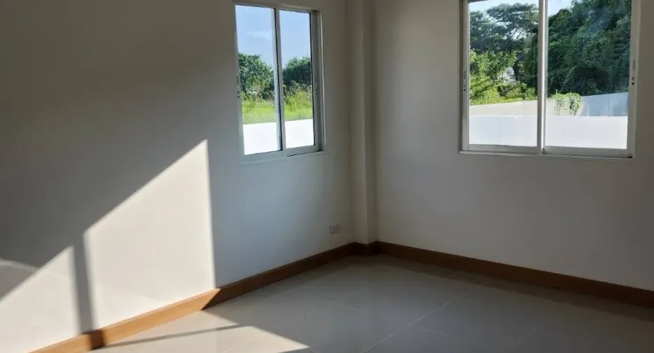 Casa en venta de 3 habitaciones en San Kamphaeng, Chiang Mai
