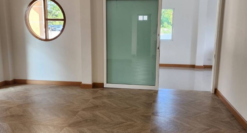 Casa en venta de 3 habitaciones en San Kamphaeng, Chiang Mai