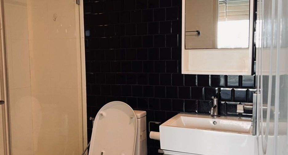 For sale and for rent 1 bed condo in Phra Khanong, Bangkok
