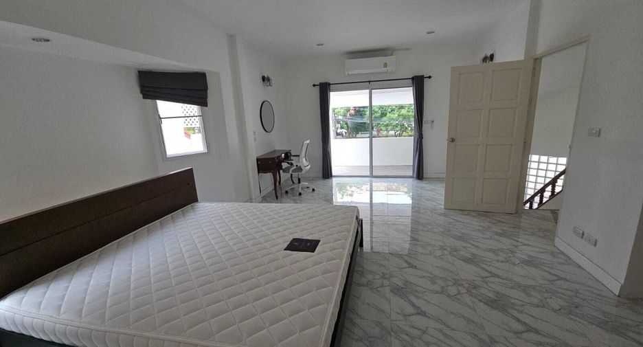 For sale 3 bedrooms villa in Bang Lamung, Chonburi