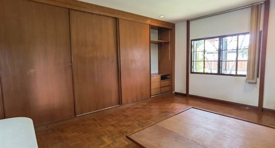 For sale 3 bedrooms house in Mueang Chiang Mai, Chiang Mai