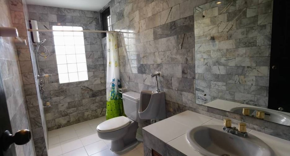 For sale 3 bedrooms house in Mueang Chiang Mai, Chiang Mai