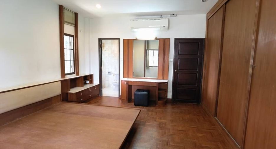 For sale 3 bedrooms house in Mueang Chiang Mai, Chiang Mai