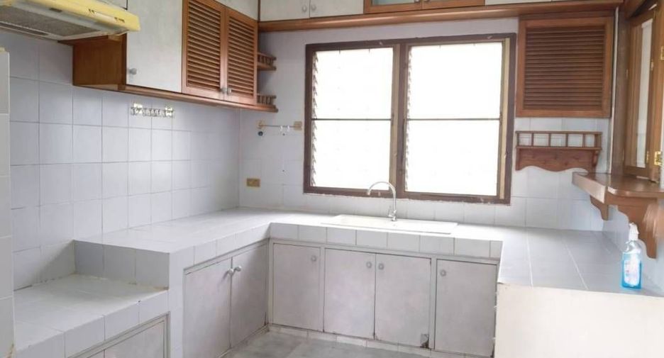 For sale 3 bedrooms house in Mueang Chiang Mai, Chiang Mai