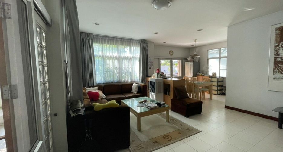 For sale 3 bedrooms house in Lat Phrao, Bangkok