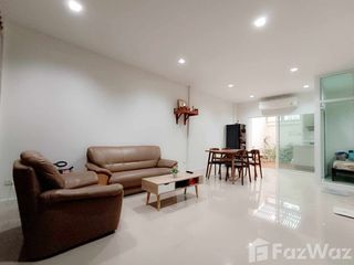 Reihenhaus zum Kauf und zur Miete mit 3 Zimmer in Prawet, Bangkok