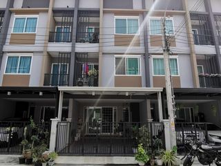 Reihenhaus zum Kauf und zur Miete mit 3 Zimmer in Prawet, Bangkok