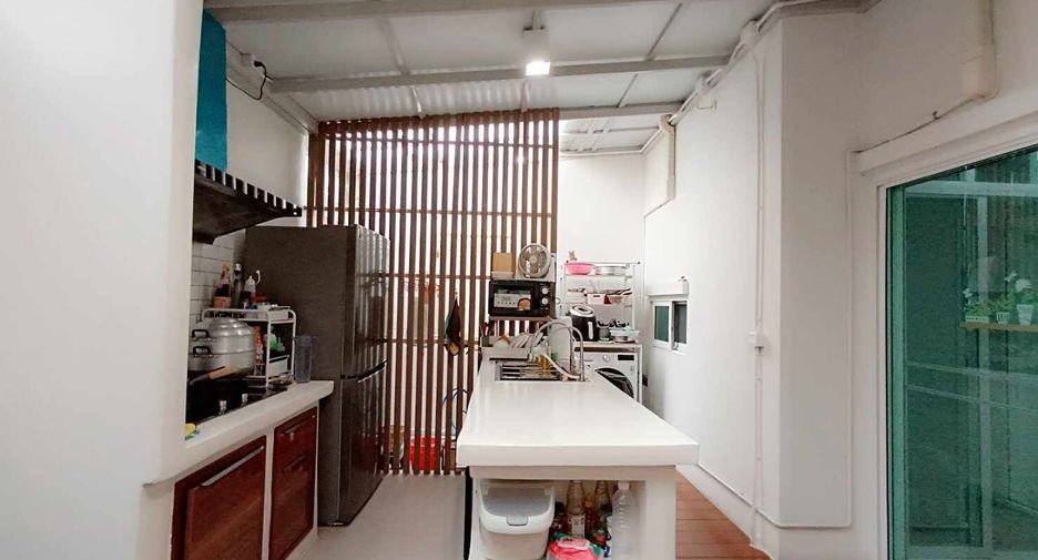 For sale and for rent 3 bedrooms townhouse in Prawet, Bangkok