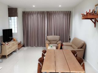 Reihenhaus zum Kauf und zur Miete mit 3 Zimmer in Prawet, Bangkok