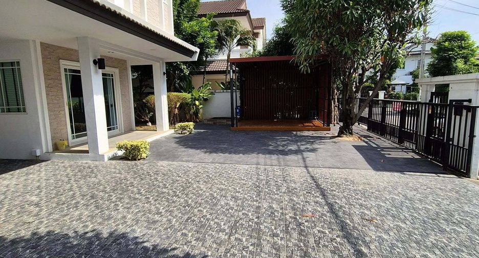 For rent 4 bedrooms house in Mueang Chiang Mai, Chiang Mai