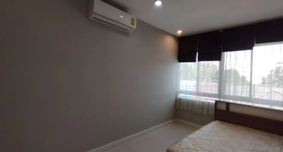 For rent 3 bedrooms townhouse in Mueang Chiang Mai, Chiang Mai