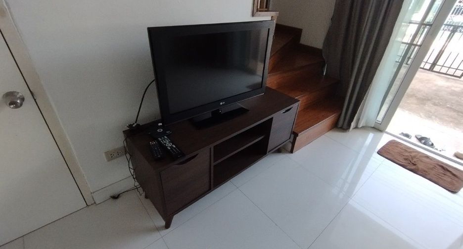 For rent 3 bedrooms townhouse in Mueang Chiang Mai, Chiang Mai