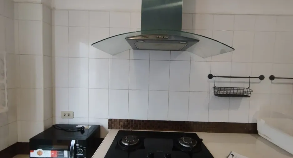 For rent 3 bedrooms townhouse in Mueang Chiang Mai, Chiang Mai