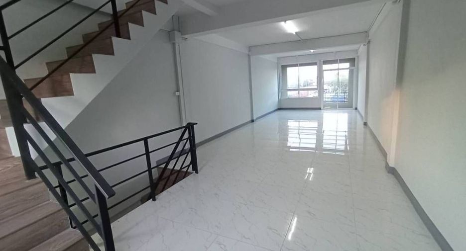 For sale retail Space in Bang Kapi, Bangkok