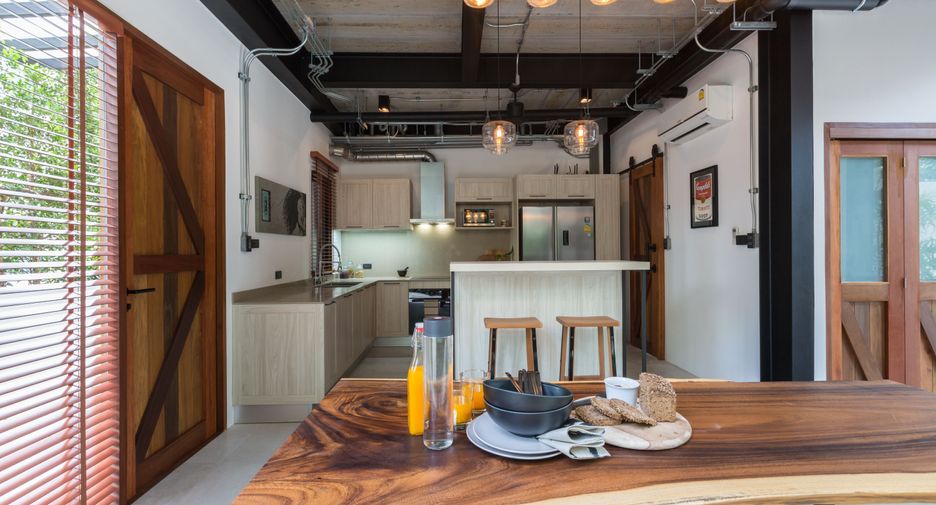 For rent 3 bedrooms townhouse in Ko Samui, Surat Thani