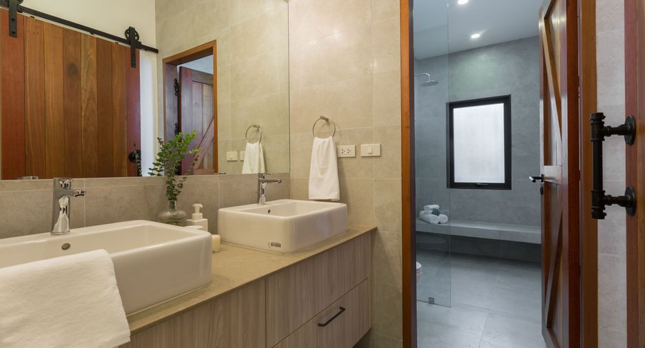 For rent 3 bedrooms townhouse in Ko Samui, Surat Thani