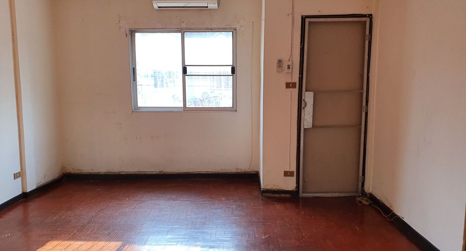 For sale 2 bedrooms townhouse in Mueang Chiang Mai, Chiang Mai