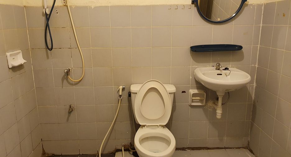 For sale 2 bedrooms townhouse in Mueang Chiang Mai, Chiang Mai