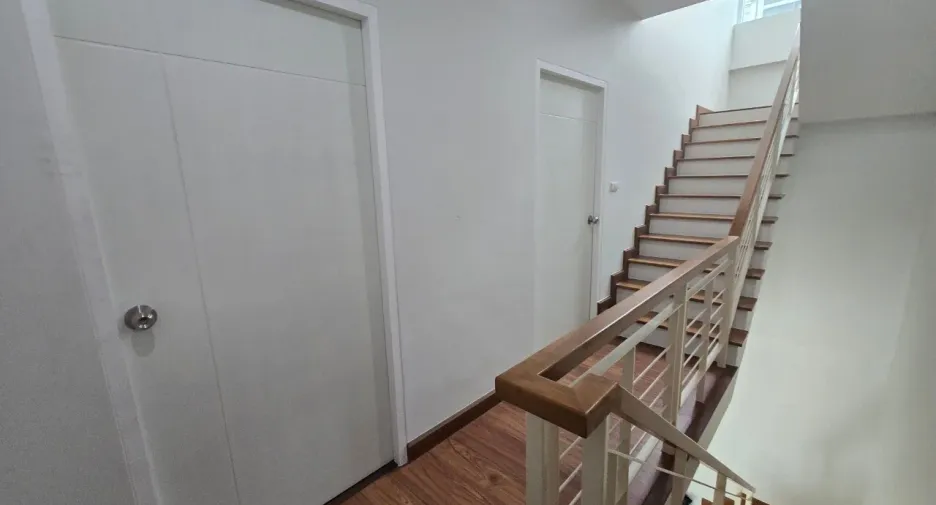 For sale 3 bedrooms townhouse in Wang Thonglang, Bangkok