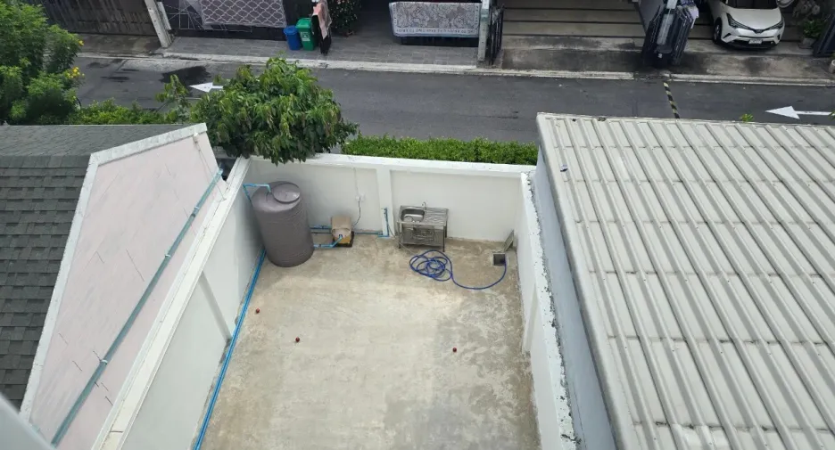 For sale 3 bedrooms townhouse in Wang Thonglang, Bangkok