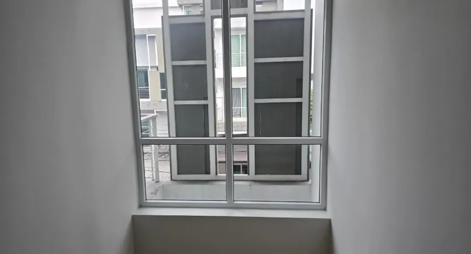 For sale 3 bedrooms townhouse in Wang Thonglang, Bangkok