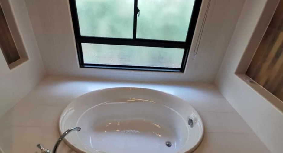 For sale 5 bedrooms house in Hang Dong, Chiang Mai