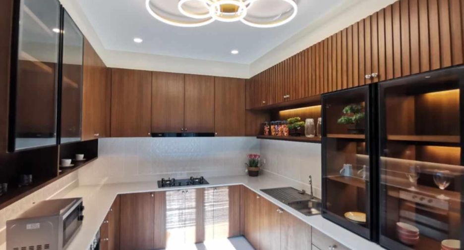 For sale 5 bedrooms house in Hang Dong, Chiang Mai