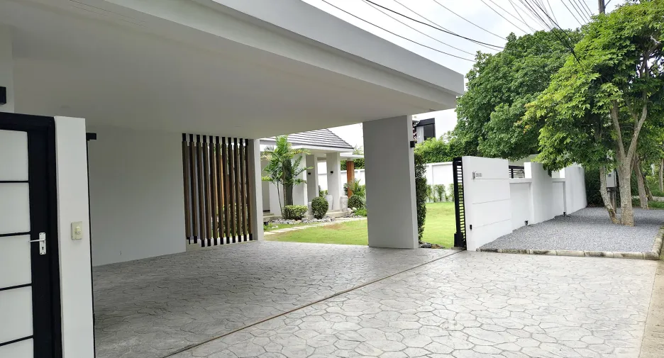 For sale 4 bedrooms villa in Hang Dong, Chiang Mai