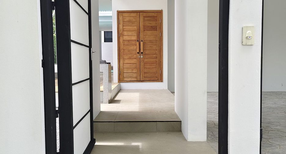 For sale 4 bedrooms villa in Hang Dong, Chiang Mai
