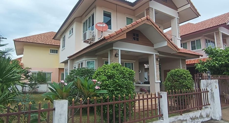 For rent 3 bedrooms house in San Kamphaeng, Chiang Mai