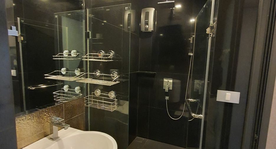 Condo en venta y en alquiler de estudio en Khlong Toei, Bangkok
