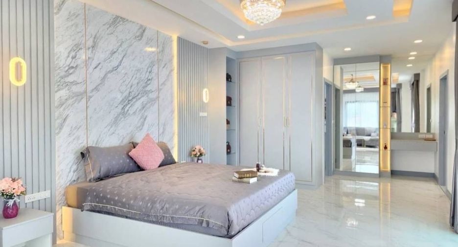 For sale 6 bedrooms villa in Bang Lamung, Chonburi