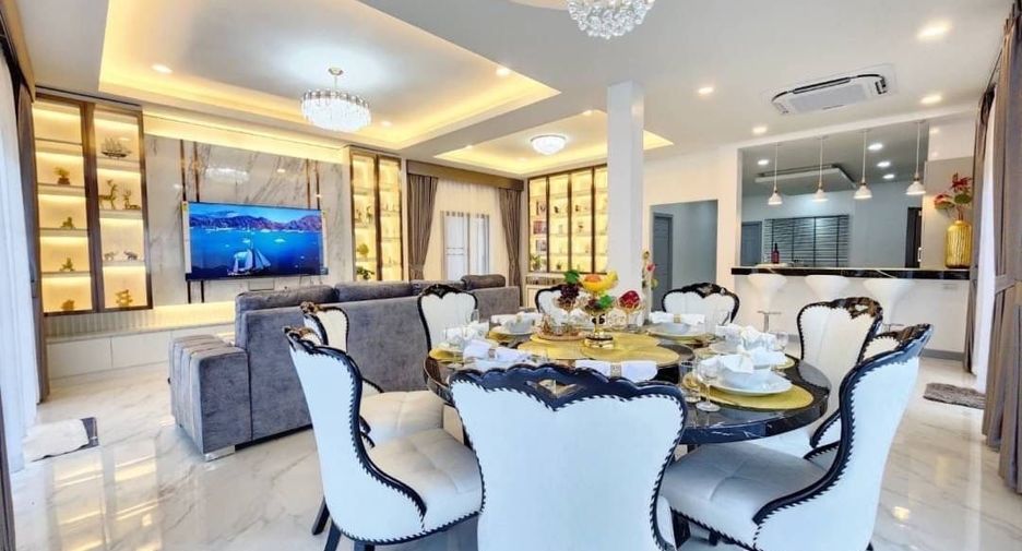 For sale 6 bedrooms villa in Bang Lamung, Chonburi