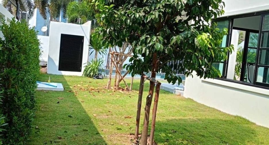 For sale 6 bedrooms villa in Bang Lamung, Chonburi