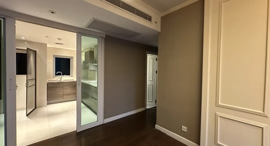 For sale 3 bedrooms condo in Pathum Wan, Bangkok