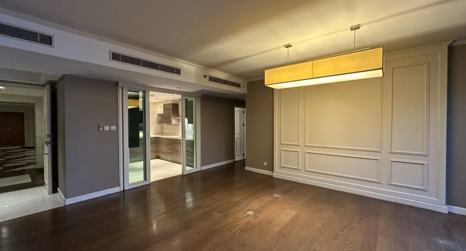 For sale 3 bedrooms condo in Pathum Wan, Bangkok
