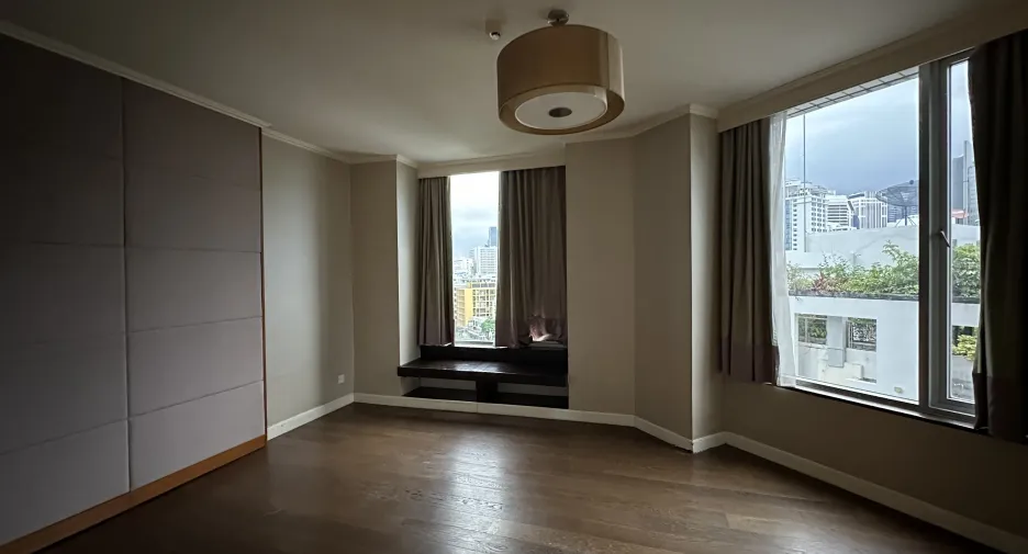 For sale 3 bedrooms condo in Pathum Wan, Bangkok