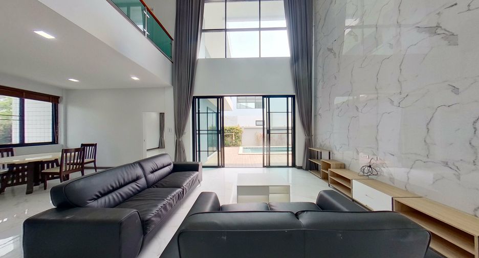 For sale 5 bedrooms villa in Mueang Chiang Mai, Chiang Mai