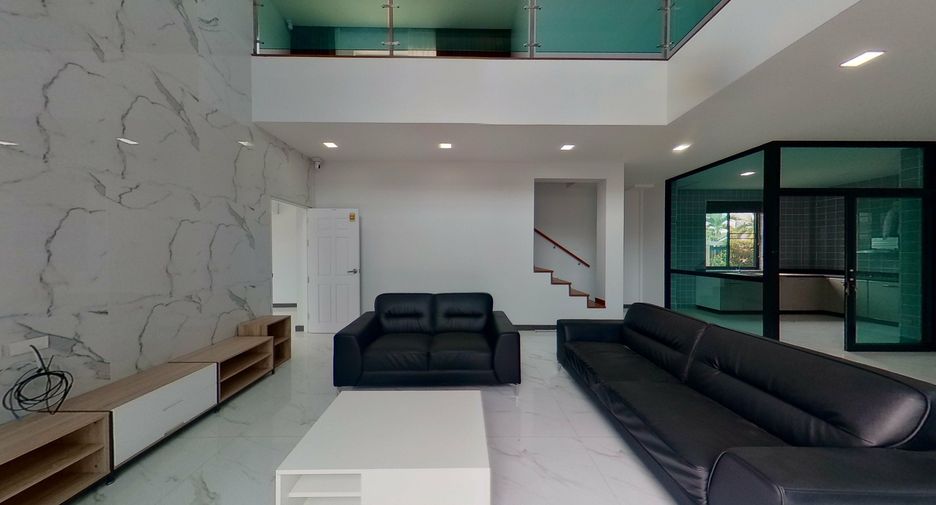 For sale 5 bedrooms villa in Mueang Chiang Mai, Chiang Mai