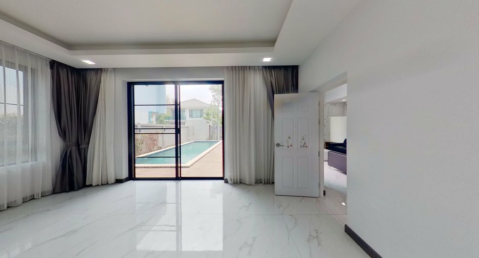 For sale 5 bedrooms villa in Mueang Chiang Mai, Chiang Mai
