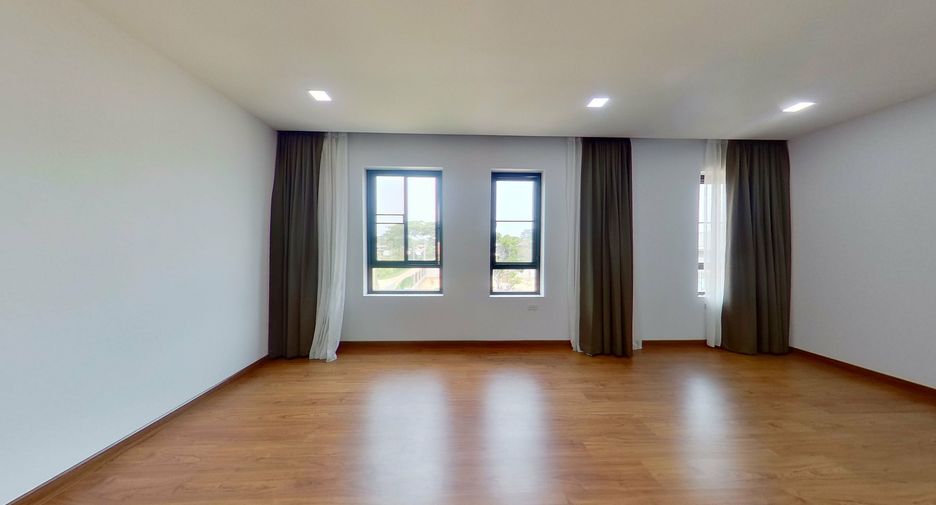 For sale 5 bedrooms villa in Mueang Chiang Mai, Chiang Mai