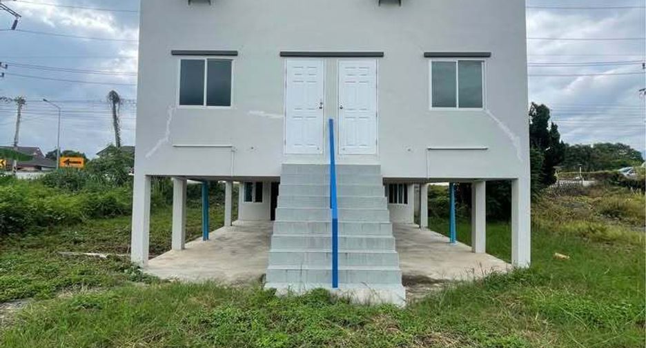 For rent 3 bedrooms townhouse in Hang Dong, Chiang Mai