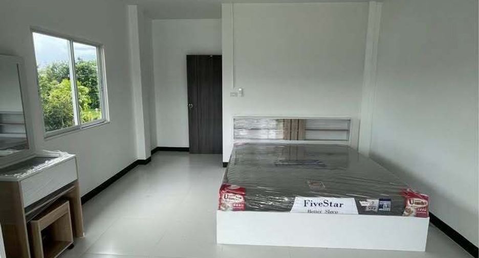 For rent 3 bedrooms townhouse in Hang Dong, Chiang Mai