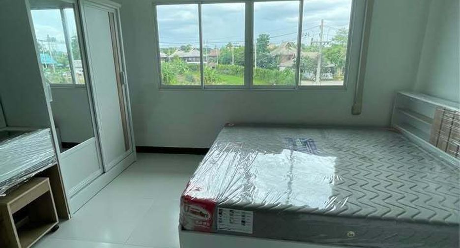 For rent 3 bedrooms townhouse in Hang Dong, Chiang Mai