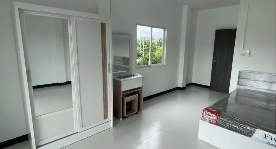 For rent 3 bedrooms townhouse in Hang Dong, Chiang Mai